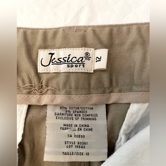 💙 Jessica Sport size 12 vintage Cargo Walking Short in a medium tan colour. - Picture 3 of 10